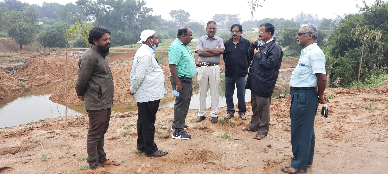 Mr Sivakumar BDO Shoolagiri visited Moranapalli Lake .